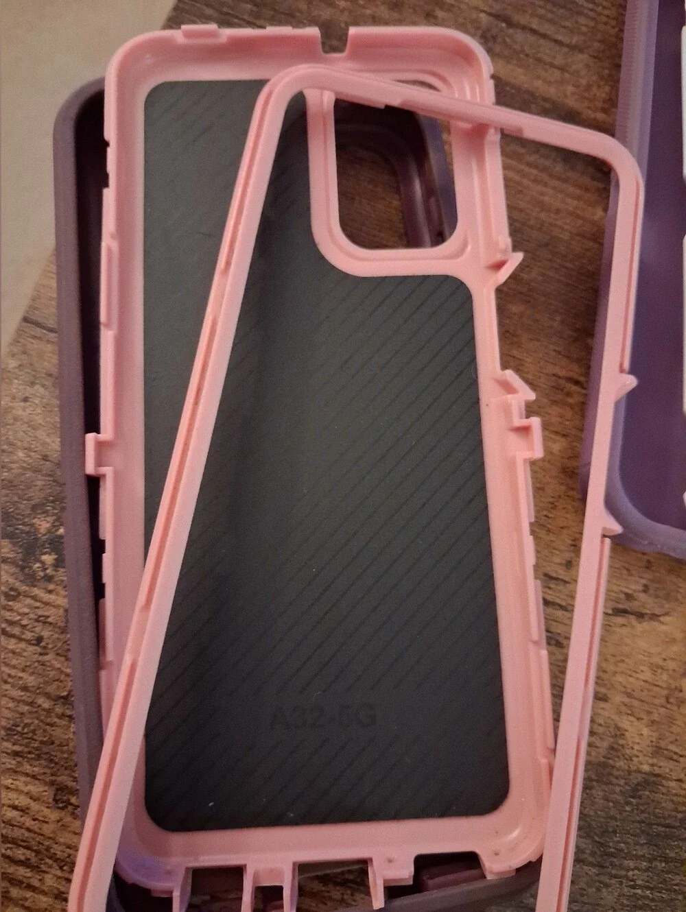 The Samsung Galaxy A32 5G Cell phone and 3 Cases Pocket Card Holder